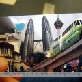Vé đi monorail với hình của con tàu trên đường ray cao